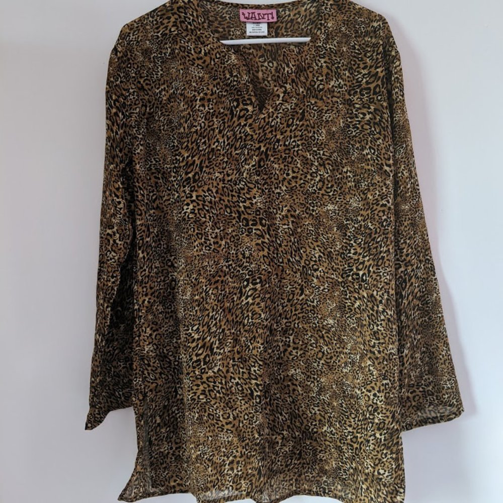 NWT Woman's Cheetah print light long sleeve top, L